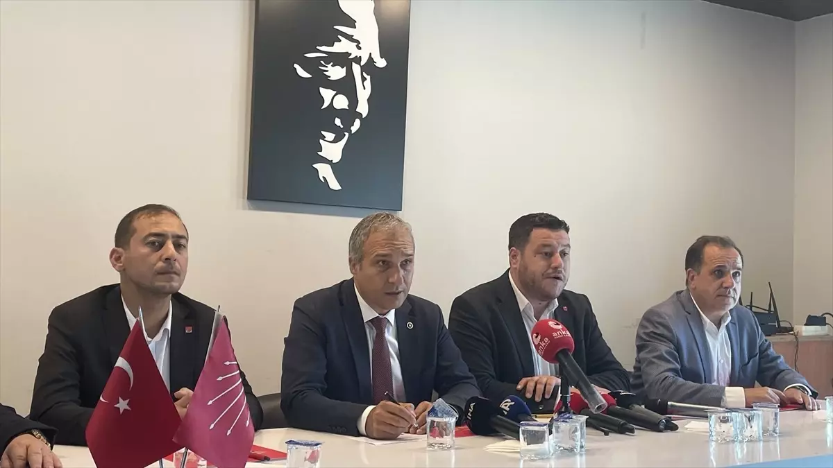 CHP Genel Başkan Yardımcısı Suat Özçağdaş Bolu’da eğitimcilerle buluştu