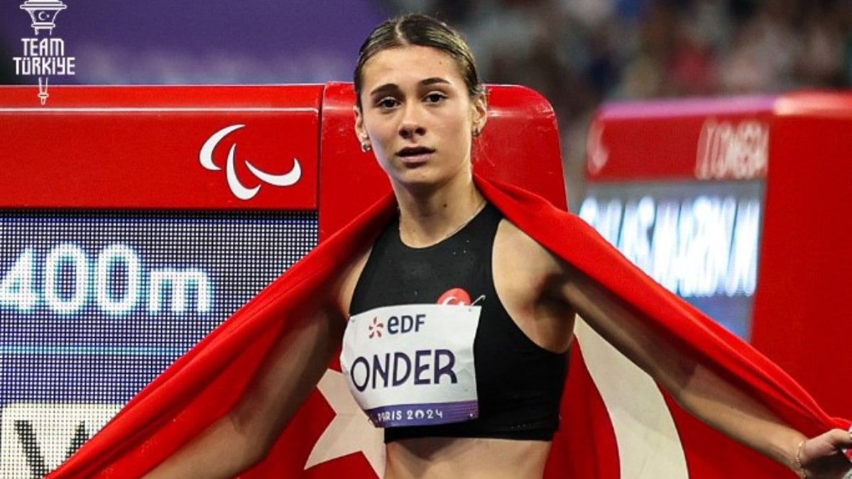 Milli para atlet Aysel Önder, dünya rekoru kırarak finale yükseldi