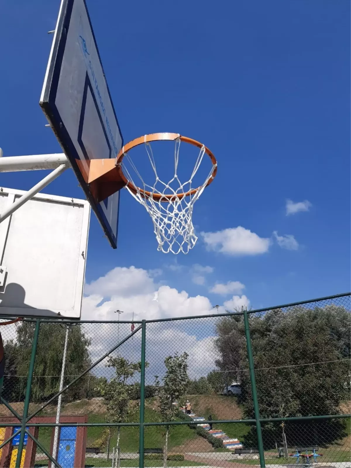 Sultangazi Belediyesi Okulların Fiziki Kalitesini Artırıyor
