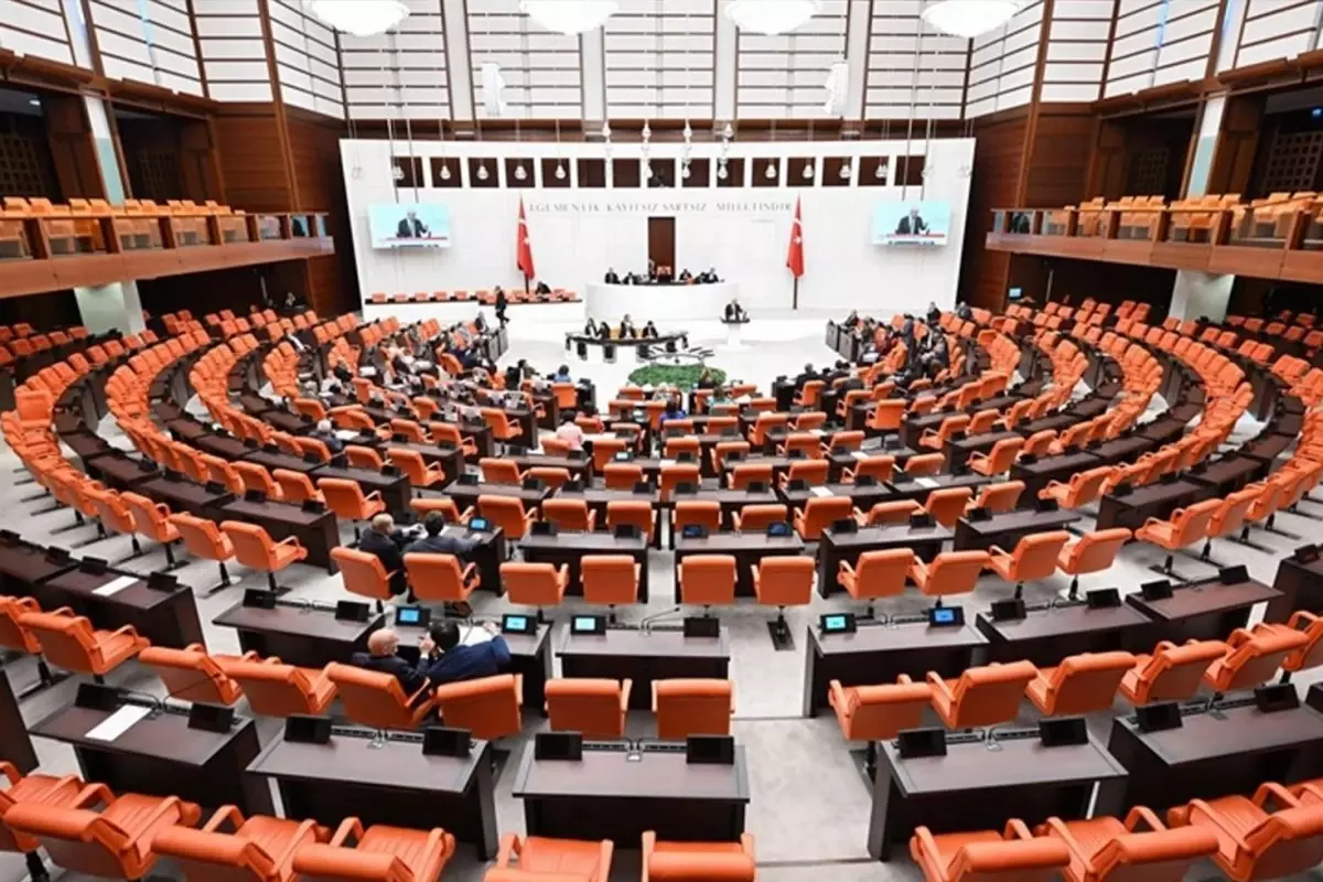 Devlet Memurları Kanunu Teklifi TBMM’de kabul edildi